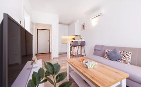 Brand New Lovely Apartment Bella